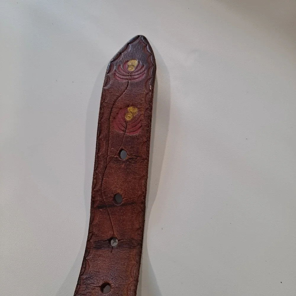 Vintage Kids  29 Inch Hand Tooled Leather Belt Brown Western Cowboy